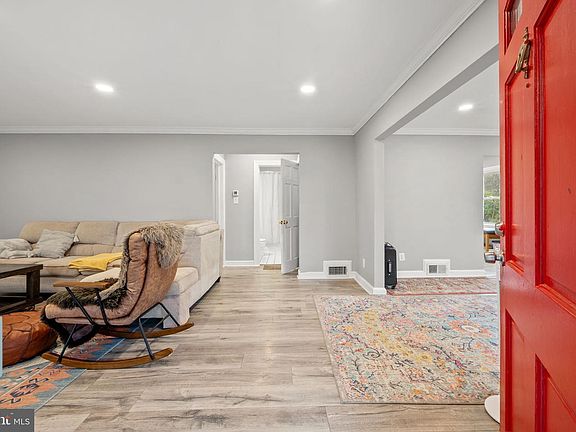 4th image of 2531 Ogden St