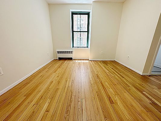 3rd image of 517 E 77th St APT 1G
