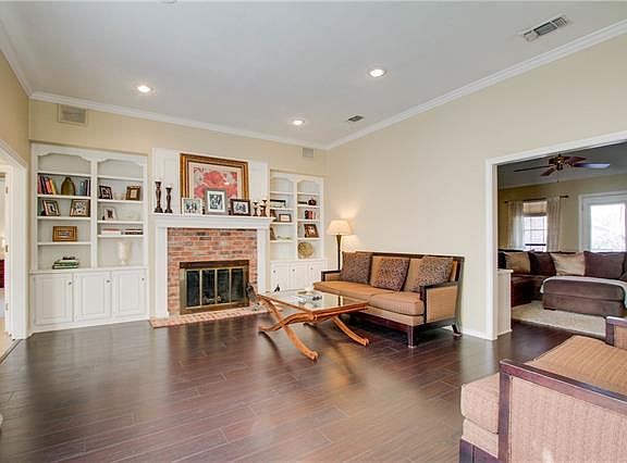 4th image of 600 Brookhollow Dr