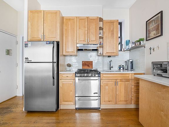 4th image of 5 Weehawken St APT 2B