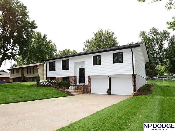 3rd image of 12217 Crawford Cir
