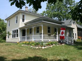 6569 Canopy Ln, Fennville, MI 49408