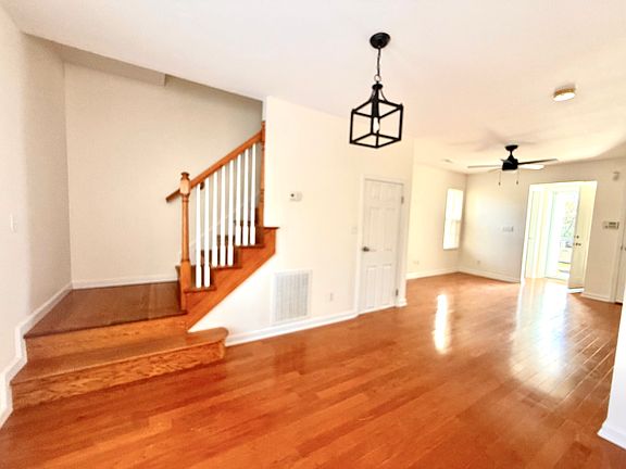 4th image of 881 Blue Spruce Way