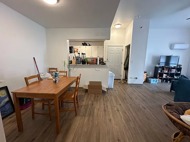 University Park Apartments near Cornell University — Photo 668