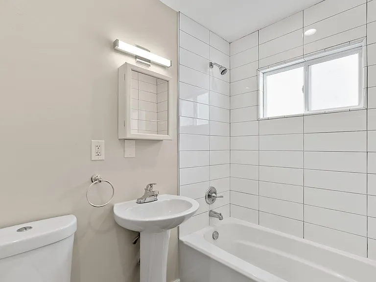 163 Covina Ave #4 — Photo 8
