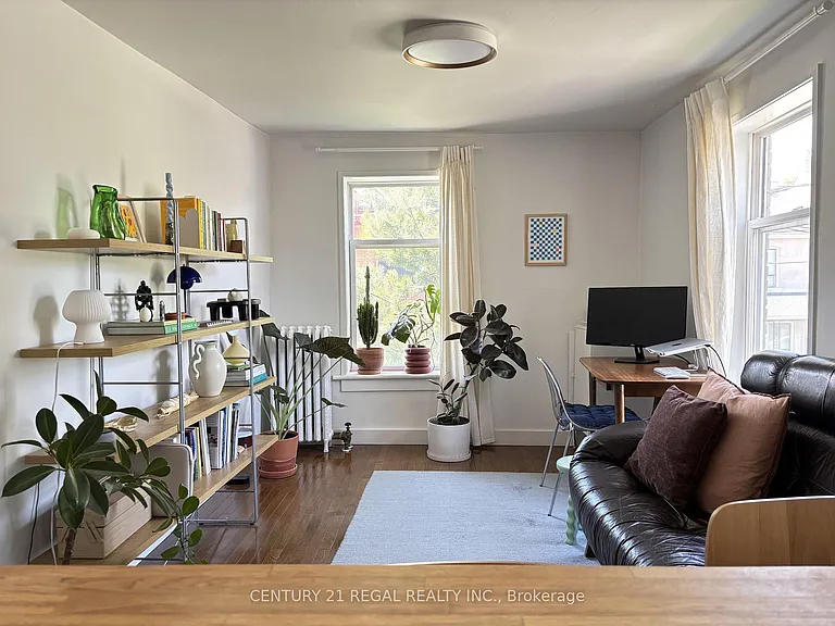 89 Gladstone Ave #3 — Photo 2