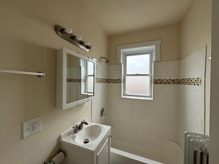 2041 N Cicero Ave #2S — Photo 3