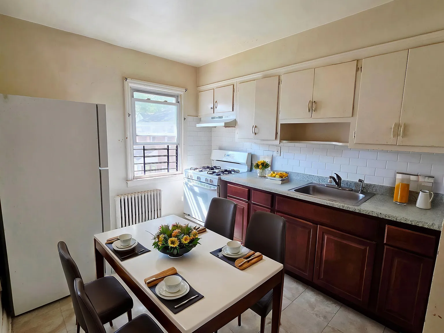 2 bed, 1.0 bath, 900 sqft, $2,129 — Photo 3