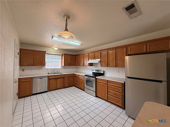 5th image of 406 Diana Ln #406