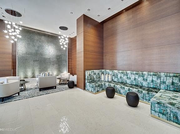 3rd image of 1211 S Prairie Ave APT 1405