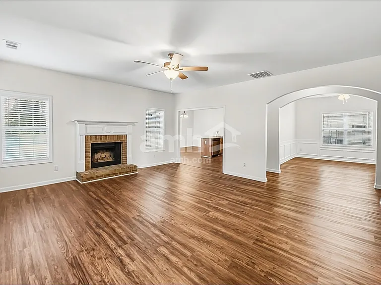 131 Village Dr — Photo 8