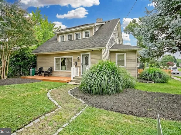 1014 W Kings Hwy, Mount Ephraim, NJ 08059