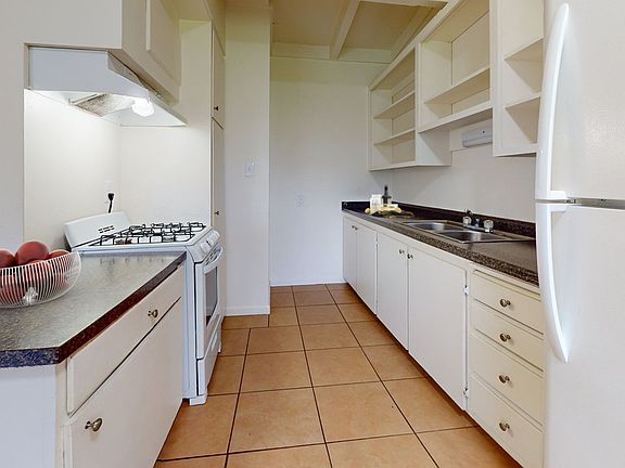 3rd image of 2804 Orange Ave #16