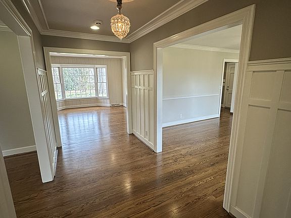 3rd image of 319 Minerva Dr