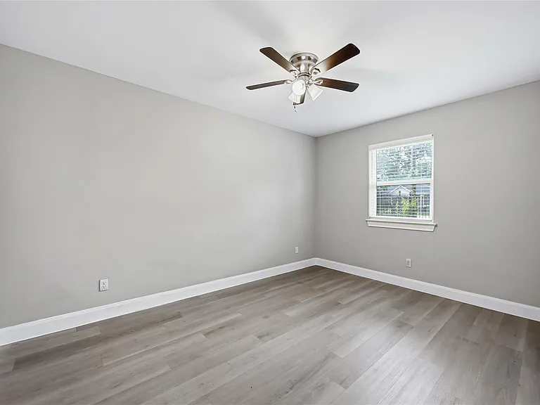 8129 Linda Vista Rd — Photo 20