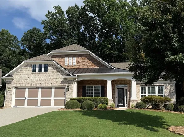 6456 Falling Water Ln, Hoschton, GA 30548