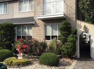 16 Ovas Ct, Staten Island, NY 10312