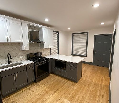 3141 N Oakley Ave APT 1, Chicago, IL 60618 | Zillow