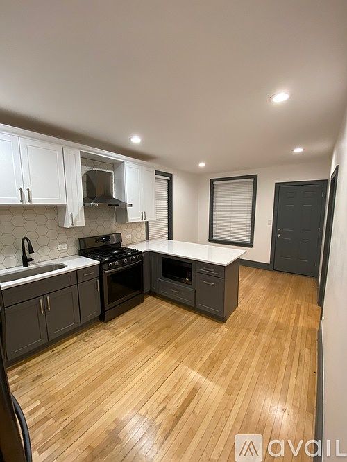 1st image of 3141 N Oakley Ave APT 1