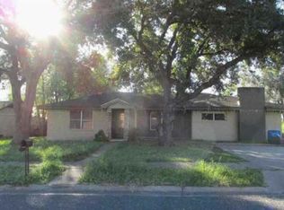 1408 Wren Ln, Beeville, TX 78102