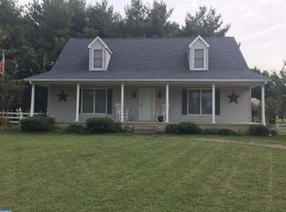 19 Crown Cir, Dover, DE 19901