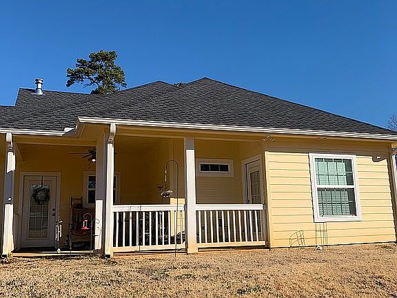 3rd image of 206 River Oaks Dr