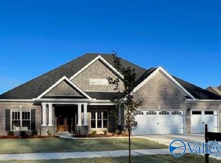 7501 Flint Crossing Cir, Owens Cross Roads, AL 35963