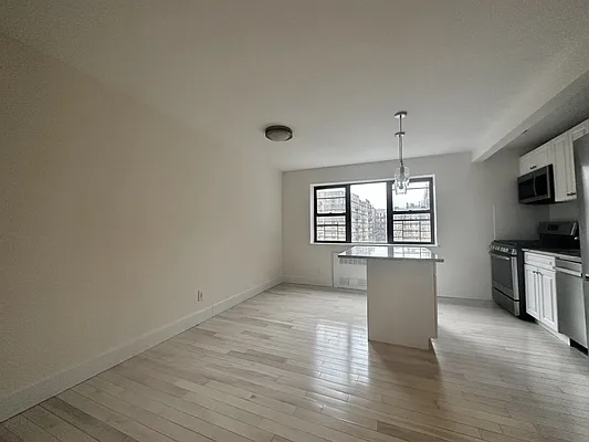 Rented by AZ REALTY NYC LLC | media 2