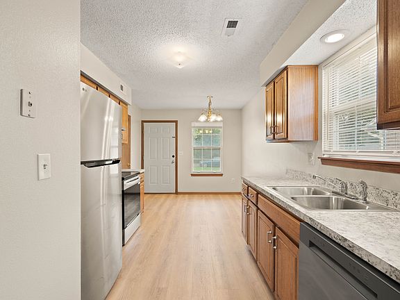 5th image of 4403 E 139th St