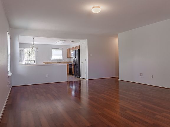 2nd image of 3518 Scenic Bluff Cir