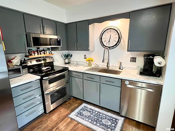 5th image of 3704 N Linwood Ave