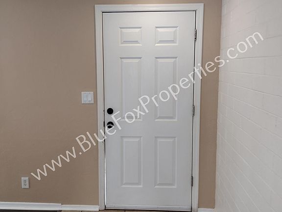 3rd image of 904 N Desert Ave APT D