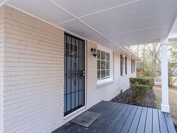 5th image of 3645 Larkspur Ter