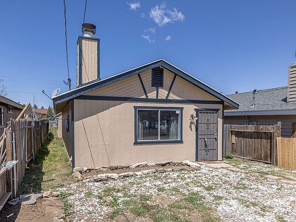 2nd image of 813 Fir Ln