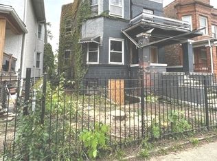 5829 W Walton St, Chicago, IL 60651