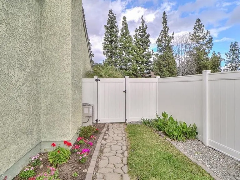 7408 Belpine Pl — Photo 21