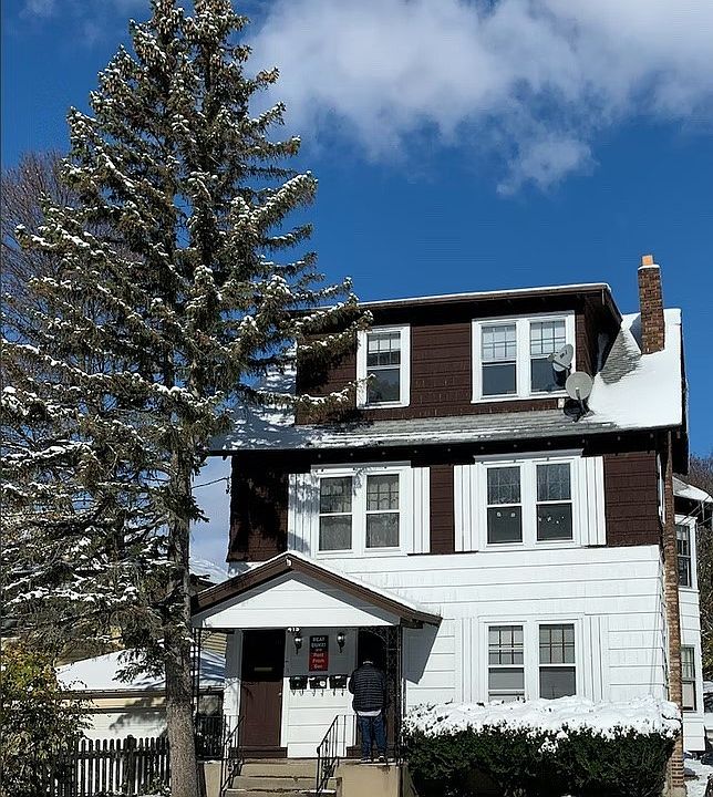 1st image of 415 Stratford St