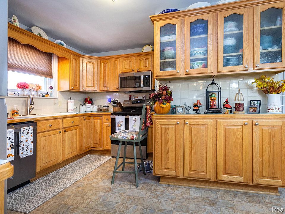 225 N Melborn St, photo 19
