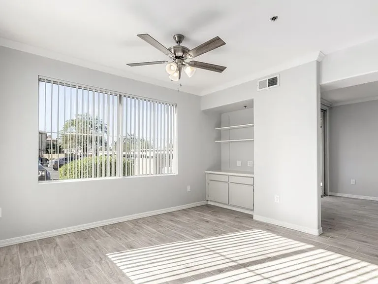 2134 E Broadway Rd #1035 — Photo 4