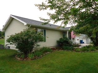810 Morgan Dr, Belding, MI 48809