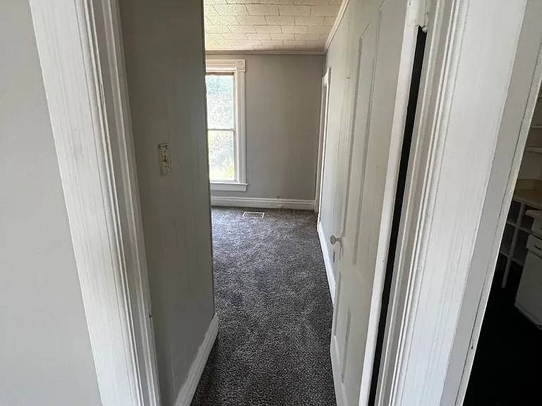 1420 W 37th Ave — Photo 3