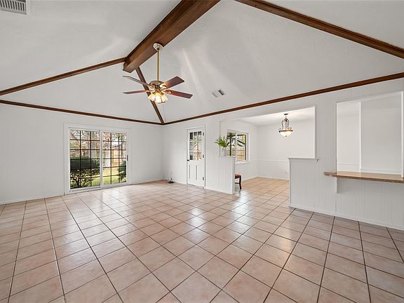 5th image of 307 Bickett Ln