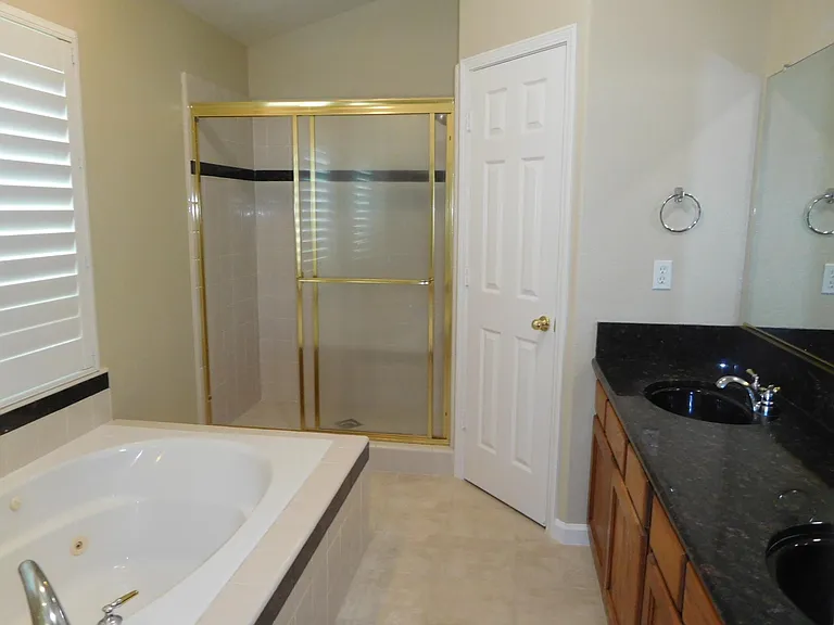5809 W Menlo Ave — Photo 28