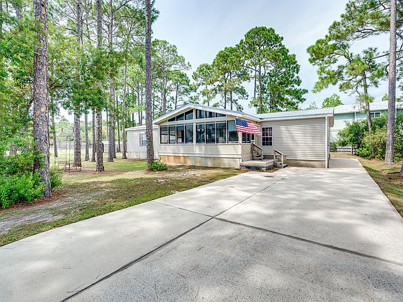 2nd image of 4 Country Club Dr