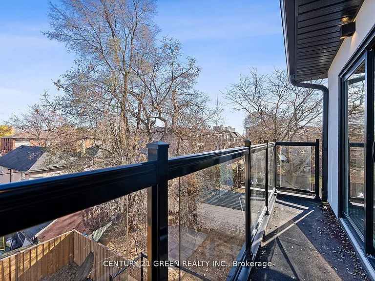 67 Bexhill Ave #MAIN 2ND FLOOR — Photo 20