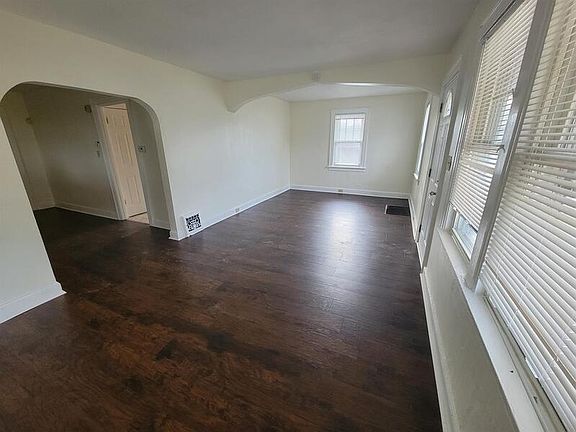 4th image of 12 Bernhardt Ave