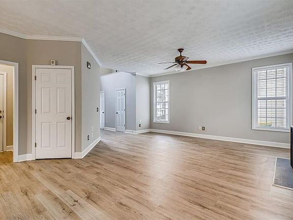 4th image of 2880 Georgian Manor Dr