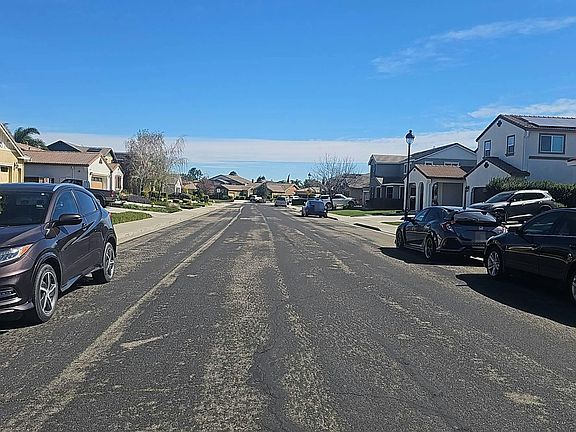 4th image of 925 Poppy Dr