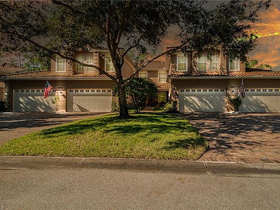 4th image of 6069 Ashford Ln #7-702