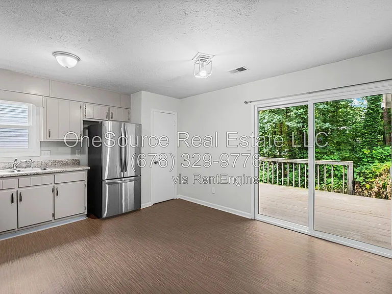 2961 Lakemont Dr SW — Photo 10